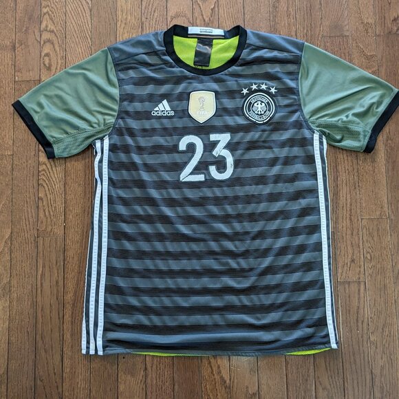 Gomez Germany Team Away Football Jersey 2014 FIFA World Champions - Medium (20x2 - Picture 1 of 5